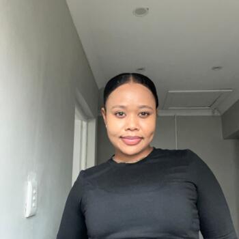 Babysitter Doha: Erryn