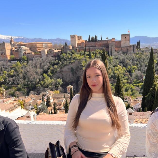 Nanny in Mairena del Aljarafe: Sara