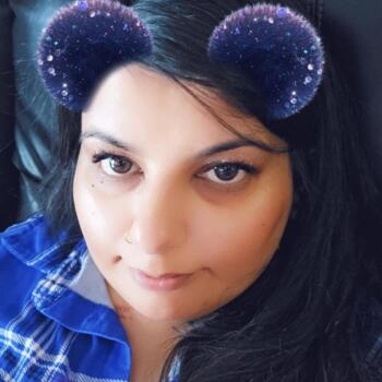 Babysitter Calgary: Safia