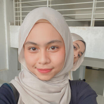 Pengasuh di Ampang: Nur Farah