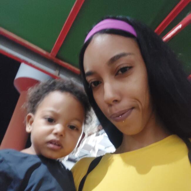 Babysitter in Cidade Ocidental: JENNIFER