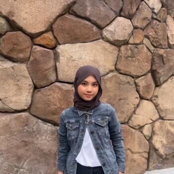 Babysitter in Bandar Puncak Alam: Nur Ainin