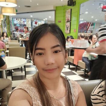Nanny in City of Taguig: Rhona