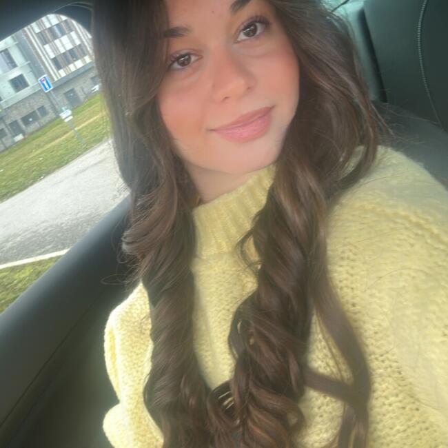 Babysitter in Hauteville-sur-Fier: Myriam