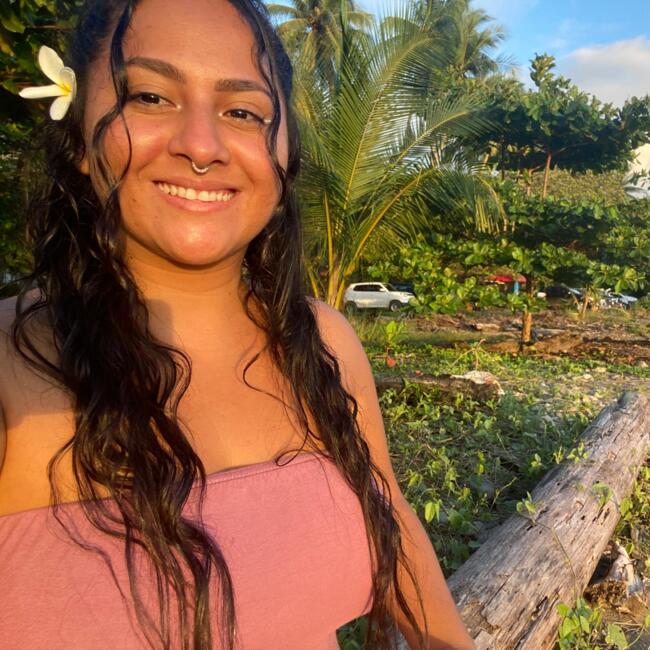 Niñera en Dominical: Lily