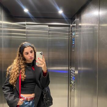 Niñera en Cranves-Sales: Clara