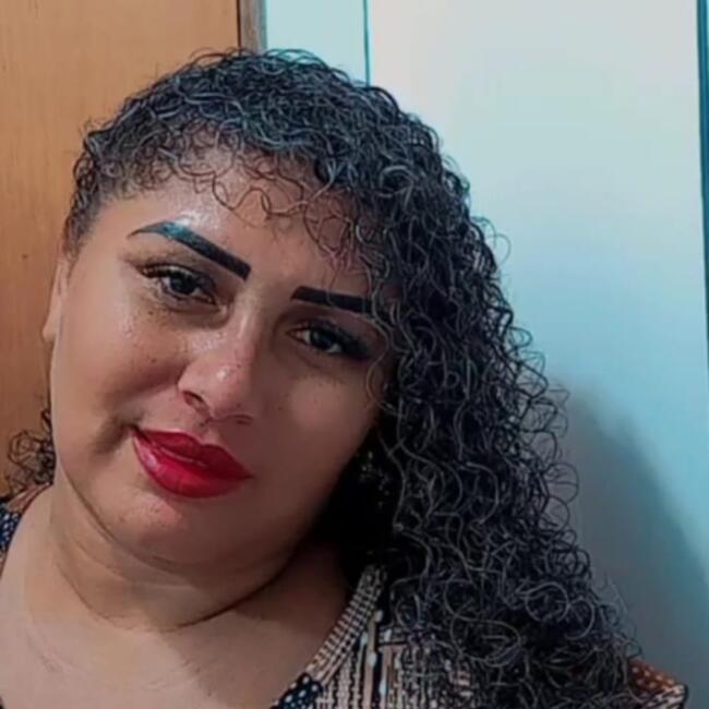 Babysitter in Cuiabá: Julia