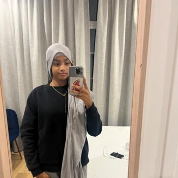 Babysitter in Custines: Assia