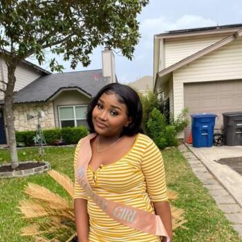 Babysitter in San Antonio: Destini