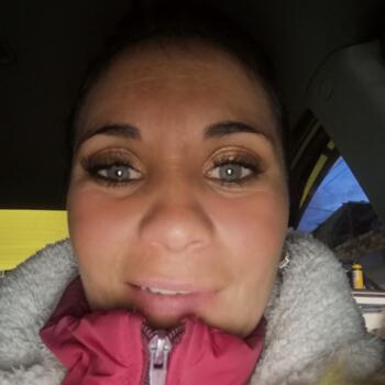 Babysitter in Soledad: Crisel