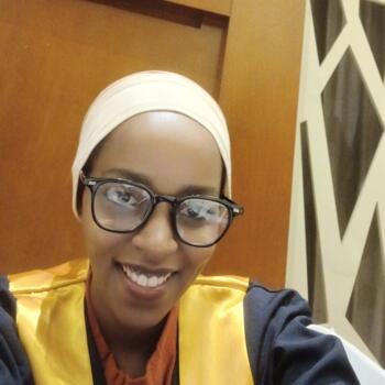 جليسة أطفال الدوحة: Sarah