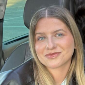 Babysitter in Charbuy: Laura