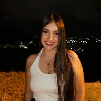 Babysitter in Camboriú: Alice