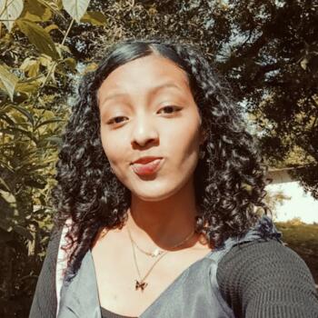 Niñera Nuevo San Juan: Debora