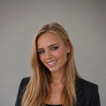 Babysitter in Paris: Alena