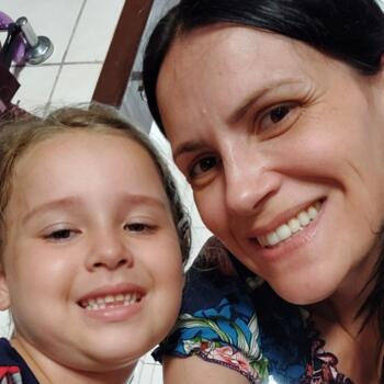 Emprego de babá em Santa Maria: emprego de babá Keli