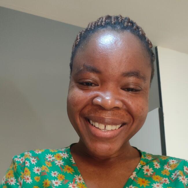 Babysitter in Dubai: Nora Rosemond