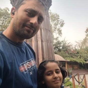 Babysitting job in Delhi: babysitting job Amit