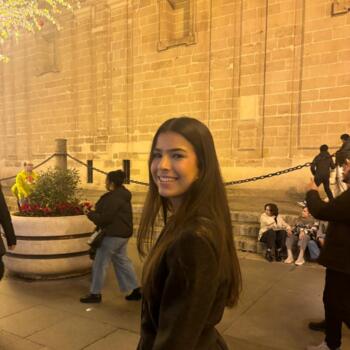 Babysitter in Seville: Aisha