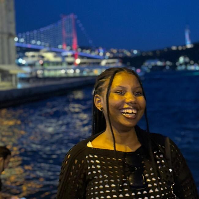 Babysitter in Istanbul: ISHIMWE