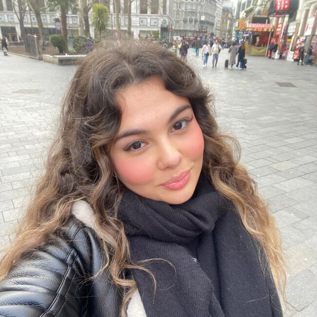 Baby-sitter in Mons: Aliya