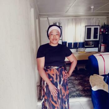 Babysitter in East London: Nontyatyambo