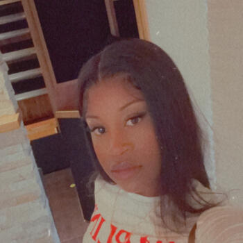 Baby-sitter in Vieux-Saint-Laurent: Cherlande