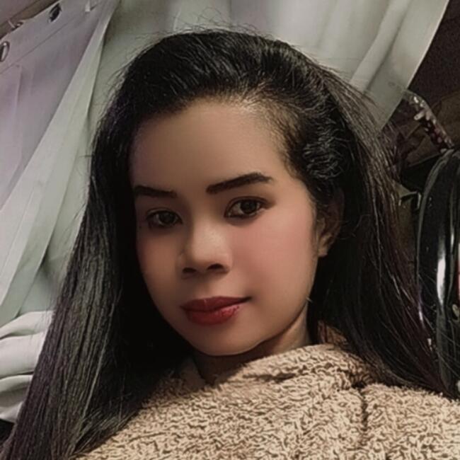 جليسة أطفال في أبوظبي: Almera