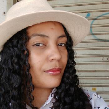 Babysitter in Aparecida de Goiânia: Ana Kely