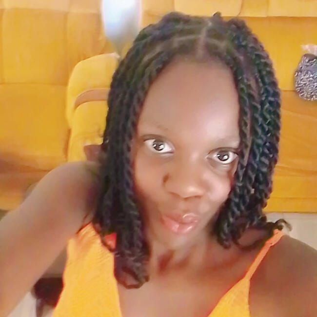 Babysitter in Mombasa: Esther