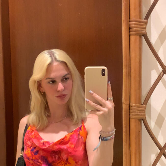 Bébiszitter Szentendre területén: Kitti