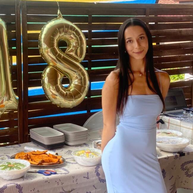 Bébiszitter Székesfehérvár területén: Vanessza