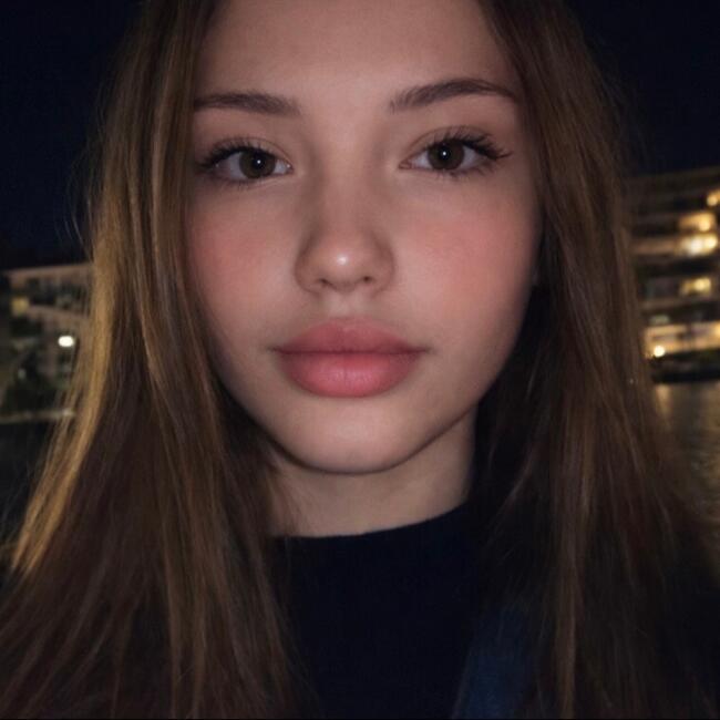 Babysitter in Toulon: Margaux elisee