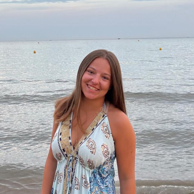 Babysitter in Clermont-Ferrand: Florine