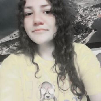 Babá em São José (São José): Crislaine