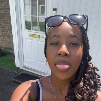 Babysitter Luton: Rayne