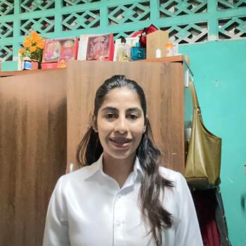 Babysitter Khlong San: Pooja