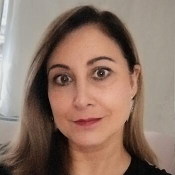 Babysitter in Campinas: Karina