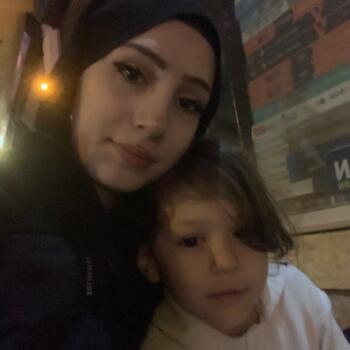 Babysitter in Esenler: Nur