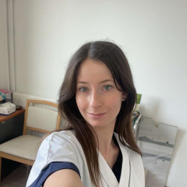 Canguro en Boulogne-Billancourt: Laureline
