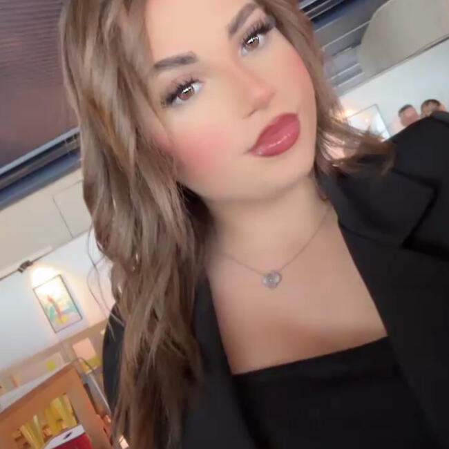 Babysitter στην περιοχή Νίκαια: Malak