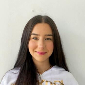 Canguro en Boadilla del Monte: Adriana Villaluenga