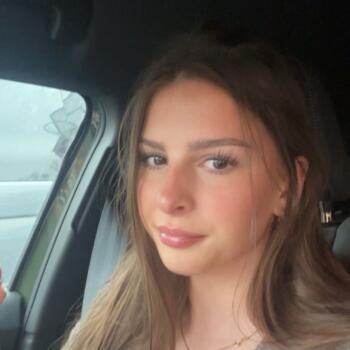 Babysitter in Darlington: Ella