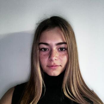 Babysitter in La Rochelle: Lily