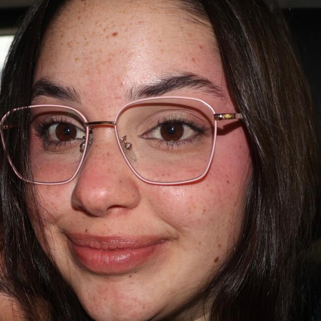 Babysitter in Hialeah: Anelys Claudia