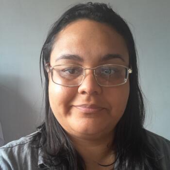 Babysitter in Niterói: Aline