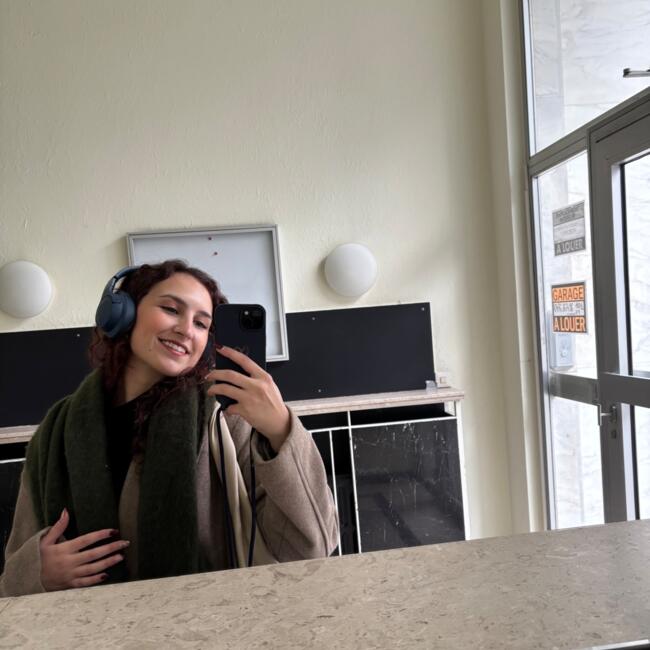 Babysitter in Ixelles/Elsene: Yasmine