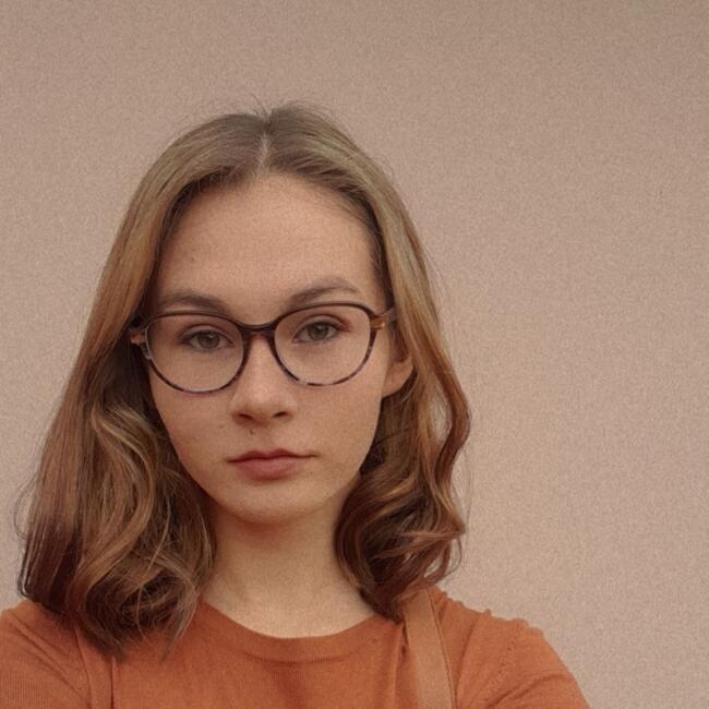 Babysitter in Parys: Melissa