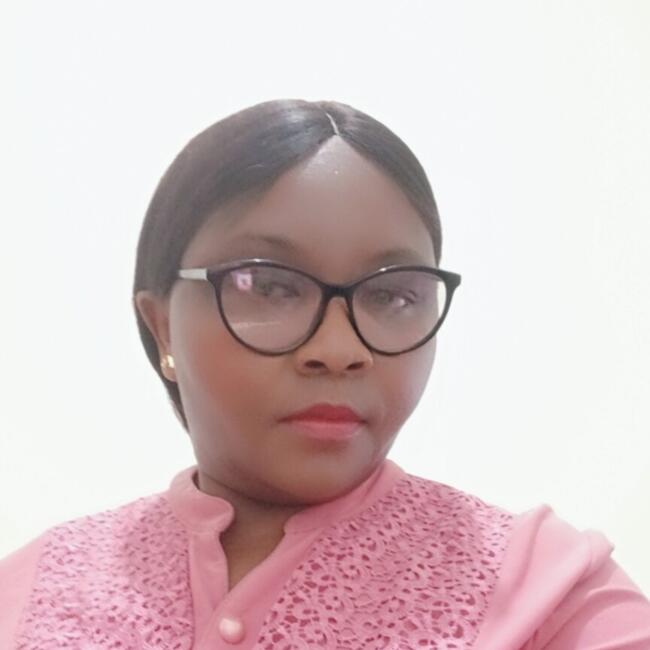 جليسة أطفال في الوكرة: Vivian