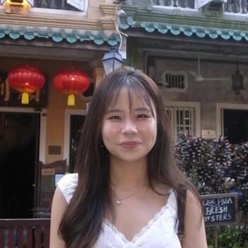 Pengasuh di Singapore Island: Charlotte